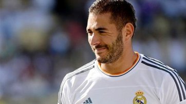 Испанские СМИ: Бензема продлил контракт с «Реалом»