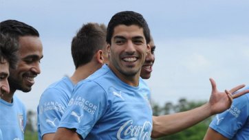 Суарес и Кавани забили за Уругвай, но обыграть Коста-Рику не удалось