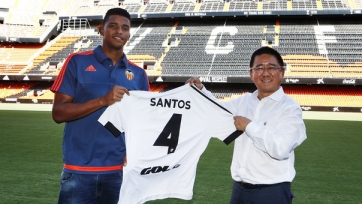 Официально: Адерлан Сантос присоединился к «Валенсии»