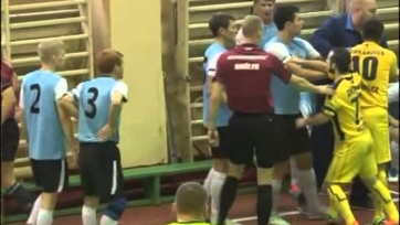 Игрок мини-футбольного клуба «Вираж» за удар арбитра дисквалифицирован на два года (видео)