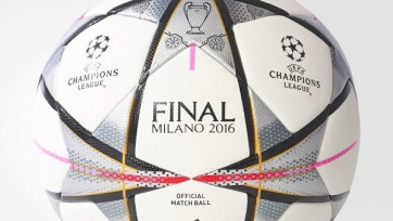 В Милане представлен мяч для плей-офф Лиги чемпионов