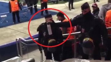 Болельщики «Челси» возмущены использованием слезоточивого газа со стороны французской полиции