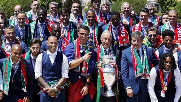 Президент Португалии наградил футболистов, выигравших Евро-2016