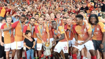 «Галатасарай» обыграл «Бешикташ» по пенальти, выиграв Суперкубок Турции