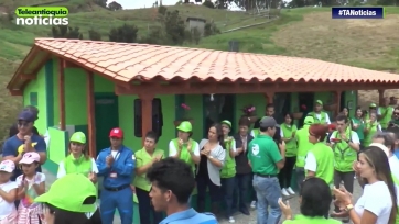 Колумбийский мальчик получил в подарок дом за то, что помог спасти шесть человек в катастрофе «Шапекоэнсе»
