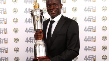Нголо Канте признан лучшим футболистом сезона в АПЛ по версии PFA