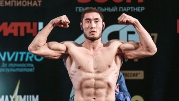 Казахстанский боец ММА победил россиянина на турнире в Талдыкоргане