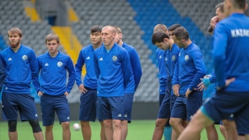Экс-хавбек «Милана» и еще 35 футболистов сборной Казахстана отправляются на сбор в Турцию