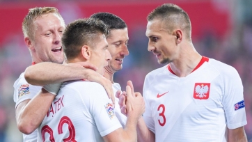 Левандовски, Крыховяк, Пентек и еще 25 футболистов вызваны в сборную Польши