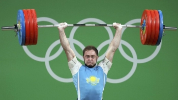 Казахстанский тяжелоатлет завоевал золотую медаль в Англии