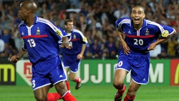В этот день невероятный гол Трезеге решил судьбу Евро-2000. Видео