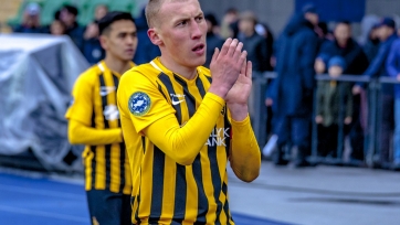 Полузащитник сборной Казахстана ведет переговоры с двумя клубами РПЛ