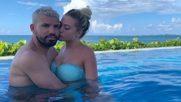 Агуэро проводит отпуск с новой девушкой на Багамах. Фото