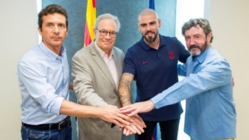 Вальдес вернулся в «Барселону»