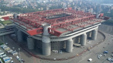 Легендарный стадион в Милане сравняют с землей