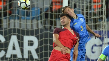 Молодежные сборные Азербайджана и Украины провели товарищеский матч. Гости доигрывали вдевятером