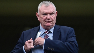 Глава Футбольной ассоциации Англии ушел в отставку из-за расизма