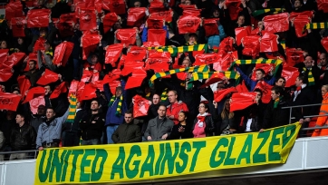 Фанаты «МЮ» прорвались на «Олд Траффорд» в знак протеста против владельцев клуба
