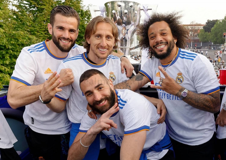 «Реал» на улицах Мадрида отпраздновал свое чемпионство. Фото