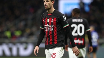 Защитник «Вильярреала» вернулся в «Милан»